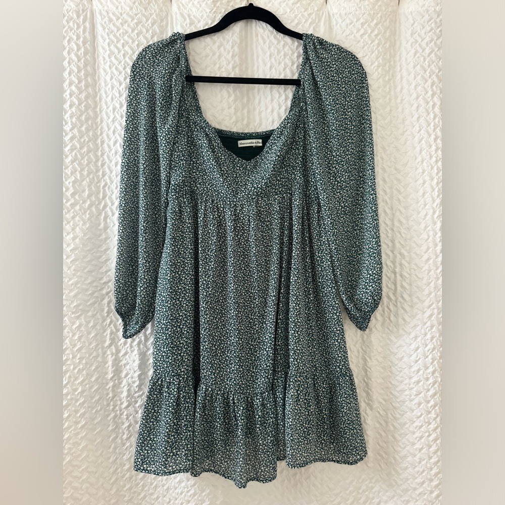 Abercrombie woman’s dress with pockets size S